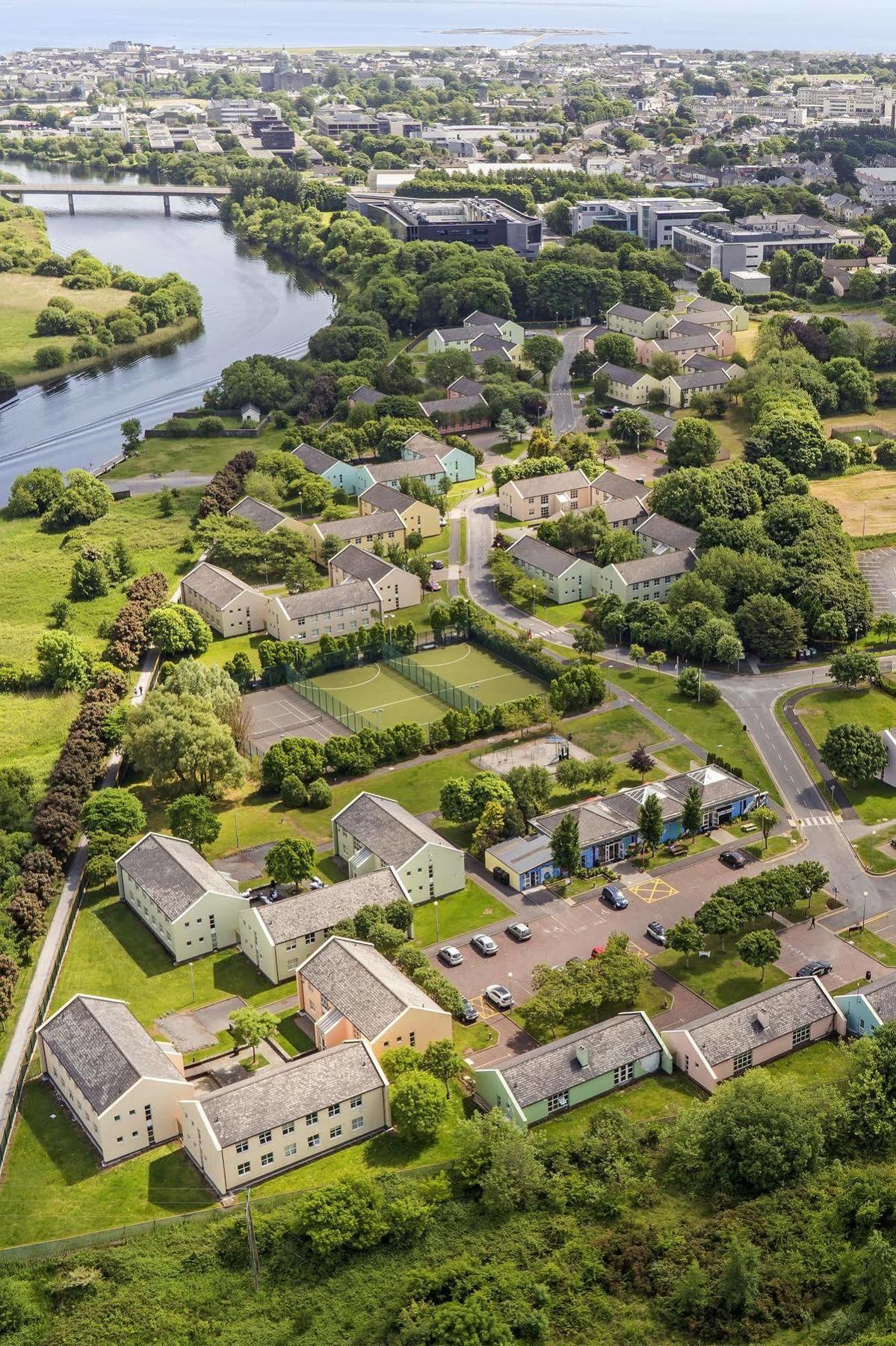 Corrib Village Apartments University Of Galway Голуэй Экстерьер фото